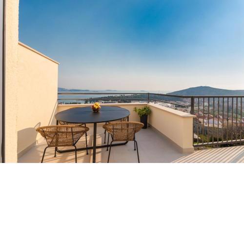 Apartment Divine with sea view