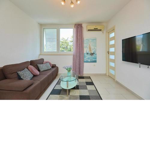 Apartment D&L