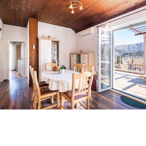 Apartment Dorica - Two Bedroom Apartment with Terrace