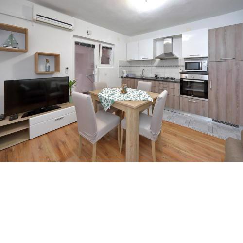 apartment doris