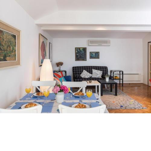 Apartment Dubo - One Bedroom Apartment with Balcony