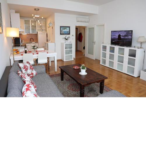 Apartment Elena 2 Zagreb City with garage