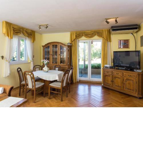 Apartment Eleonora - Three Bedroom Apartment with Terrace