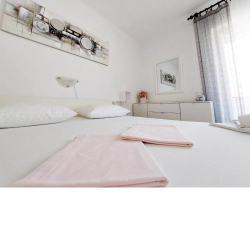 APARTMENT ELI