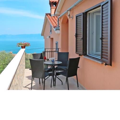 Apartment Elsa-2 by Interhome