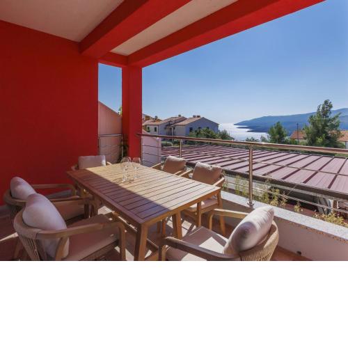 Apartment Flores by Interhome
