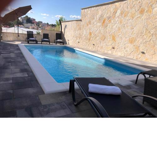 Apartment Frane Podstrana with private pool