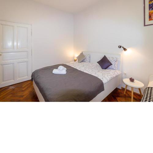 Apartment G37