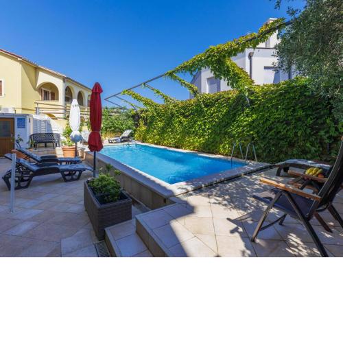 Apartment Gabi-4 by Interhome