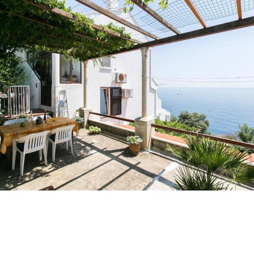 Apartment Gigi - Two Bedroom Apartment with Terrace and Sea View