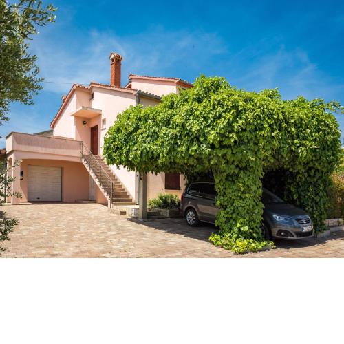Apartment Giuliano-2 by Interhome