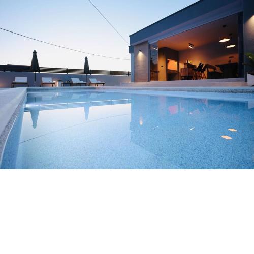 Apartment Holiday Home TiA