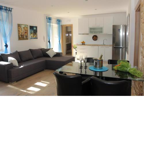 Apartment House Vitaic