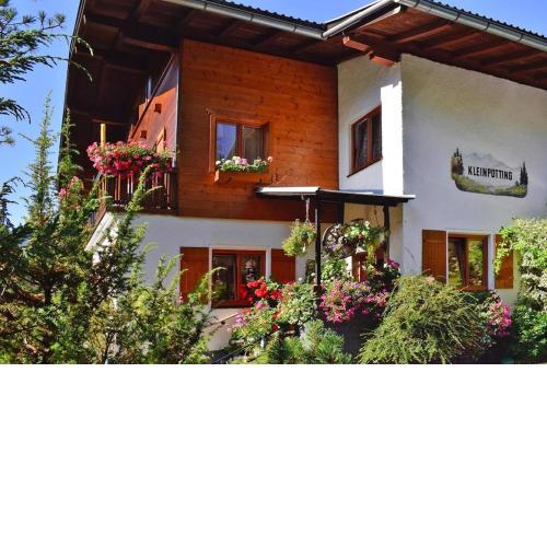 Apartment, Huttau