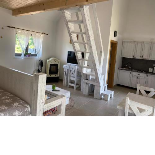 Apartment I&M