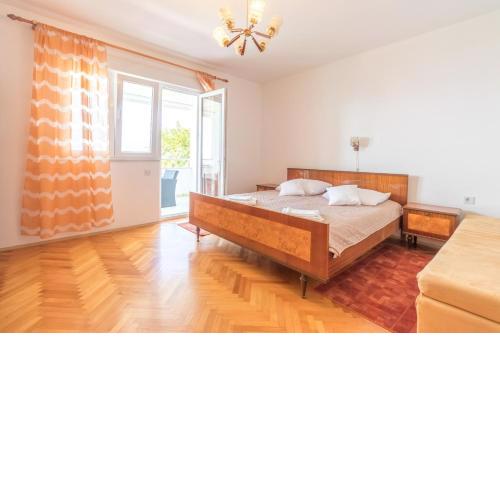 Apartment in Crikvenica 5462