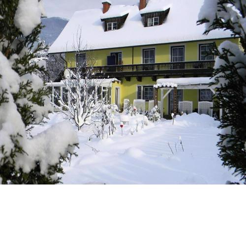 Apartment in Feld am See with lake access