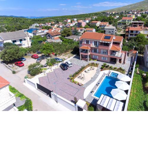 Apartment in Grebastica 7033