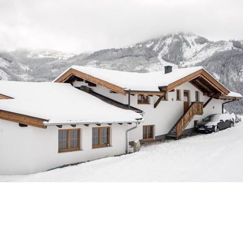 Apartment in Kaprun near the ski area