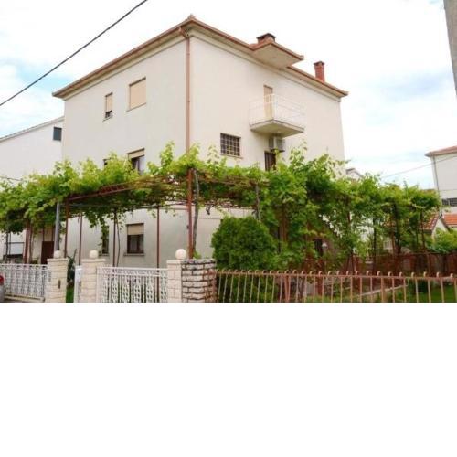 Apartment in Kastel Novi with terrace, air conditioning, W-LAN, washing machine 5104-1