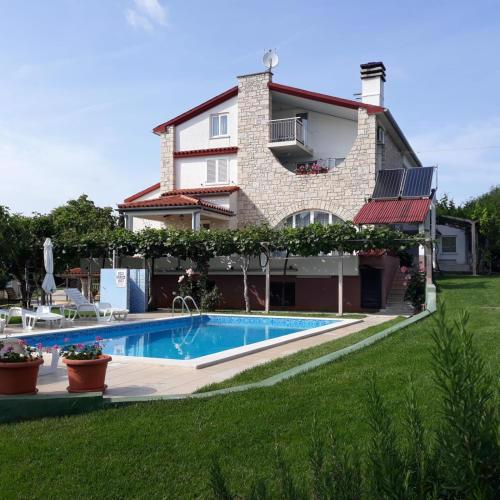 Apartment in Medulin with sea view, balcony, air conditioning, W-LAN (112-5)