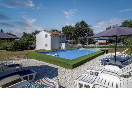 Apartment in Medulin with terrace, air conditioning, W-LAN, washing machine 5158-1