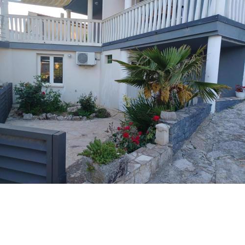 Apartment in Medulin with Terrace, Air conditioning, Wi-Fi (4634-1)