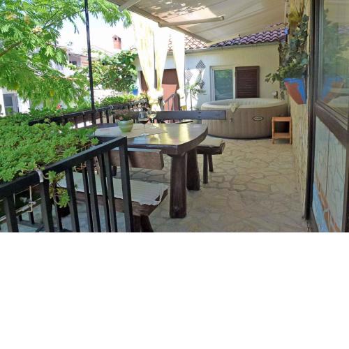 Apartment in Njivice/Insel Krk 38719