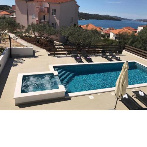 Apartment in Okrug Gornji with sea view, balcony, air conditioning, WiFi 5048-4