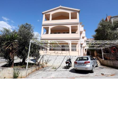 Apartment in Okrug Gornji with sea view, balcony, air conditioning, WiFi 5059-5