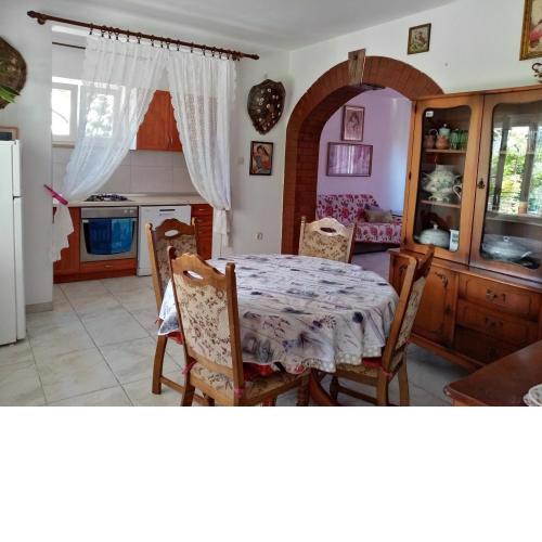 Apartment in Rovinj with terrace, WiFi, washing machine, dishwasher 870-4