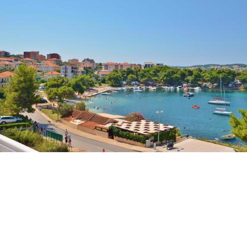 Apartment in Trogir with sea view, balcony, air conditioning, Wi-Fi (4786-2)