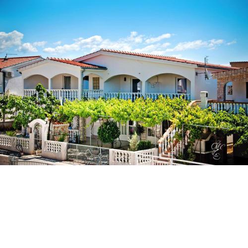 Apartment in Vir near the beach
