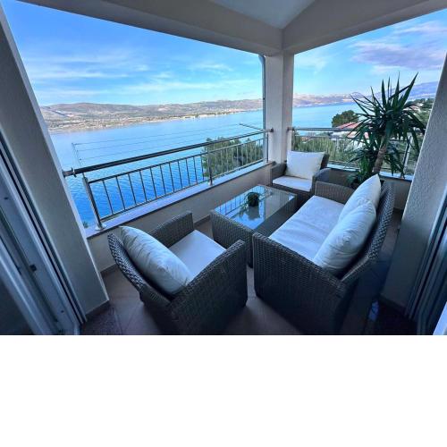 Apartment IslandSea - high end retreat with breathtaking sea views