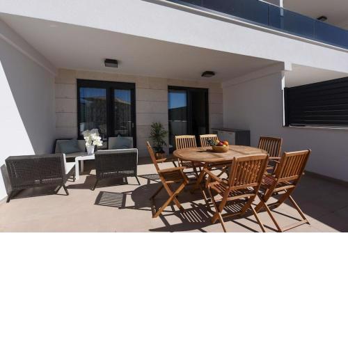 Apartment Ivona - beautiful terrace and free garage parking