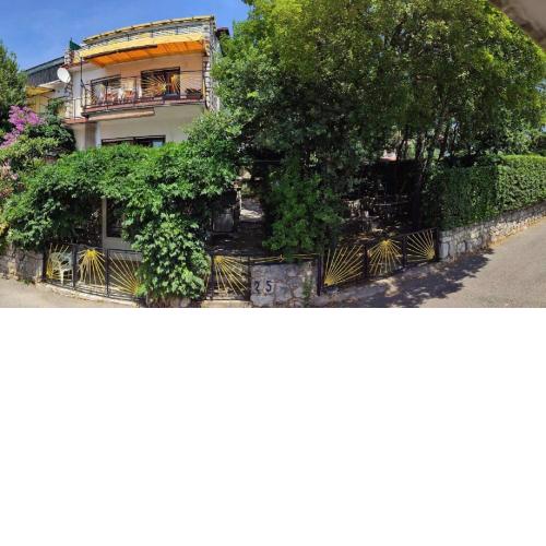 Apartment Ivy