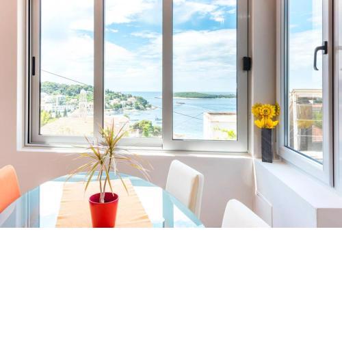 Apartment Jelka- center of Hvar town
