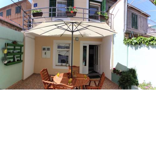 Apartment Karega