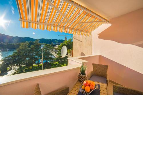 Apartment Karlo - Grad Ploče, Croatia