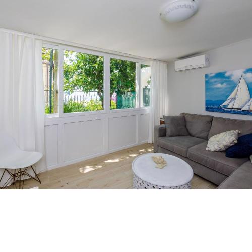 Apartment Kate - Two Bedroom Apartment with Sea View