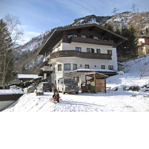 Apartment Kitzsteinhorn by Interhome