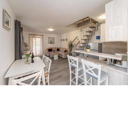 APARTMENT LEO NOVALJA