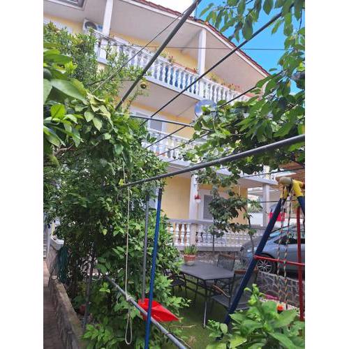 Apartment Livaja 2BR with Balcony , FREE Parking & AirCond
