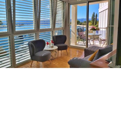 Apartment Lora