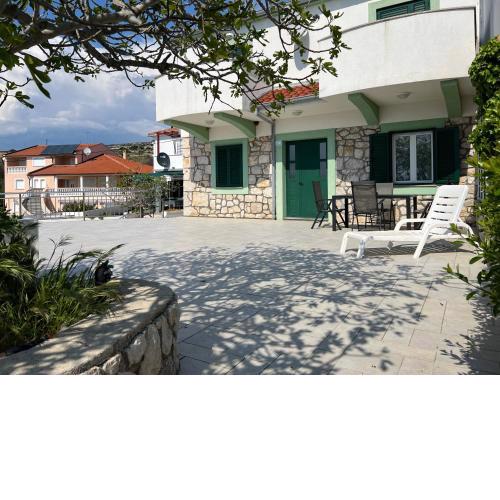 Apartment lorenco Šimuni
