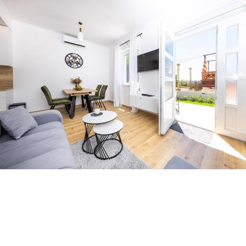 Apartment M