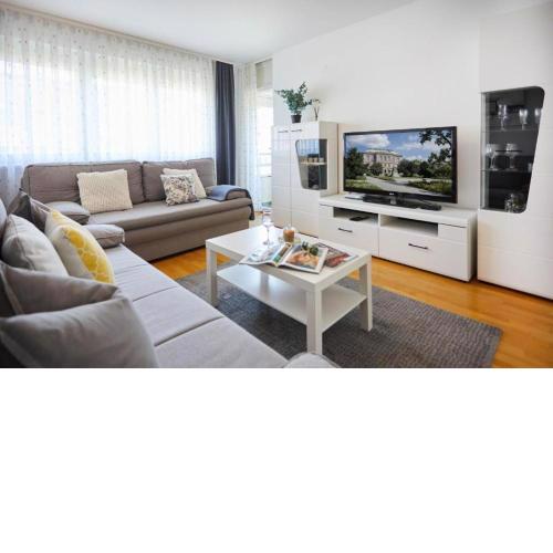 Apartment MADRAL