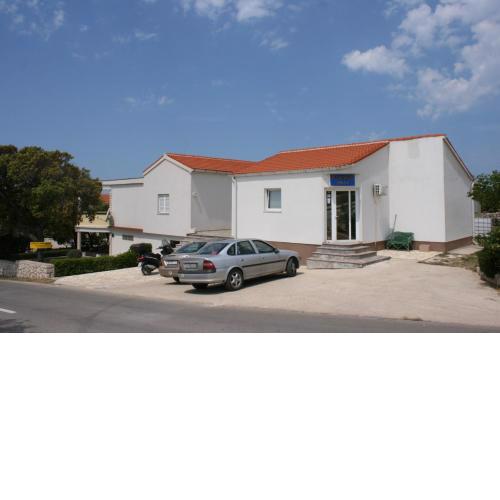 Apartment Mandre 6456b
