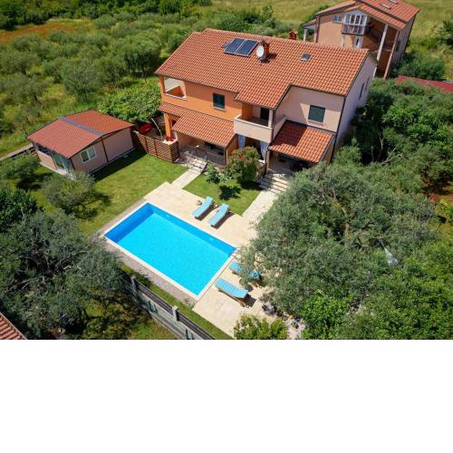 Apartment Maritea - Three Bedroom Apartment with Pool