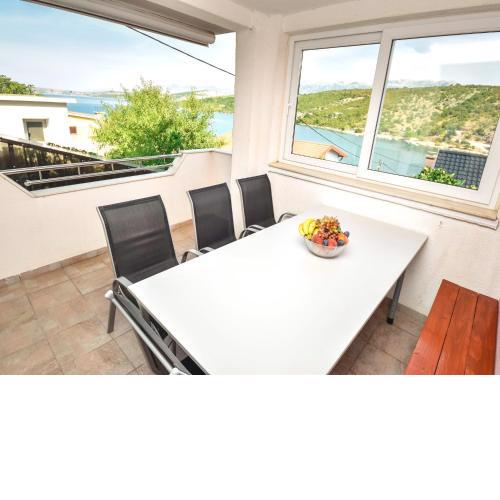 Apartment Mia-1 by Interhome